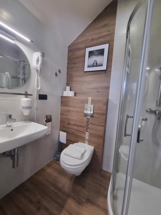 Dworek Jablonna Jablonna Majatek Exteriör bild